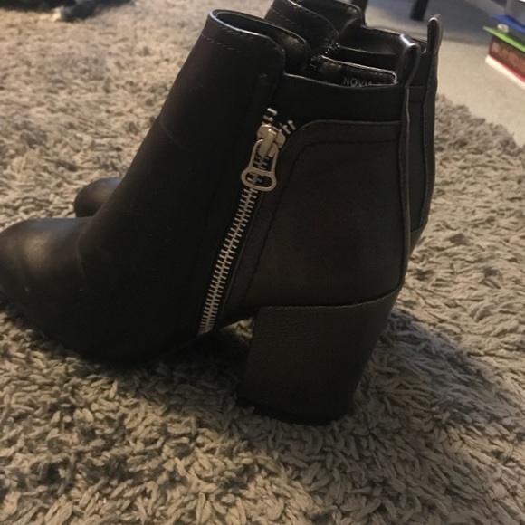 Black booties - Picture 2 of 5